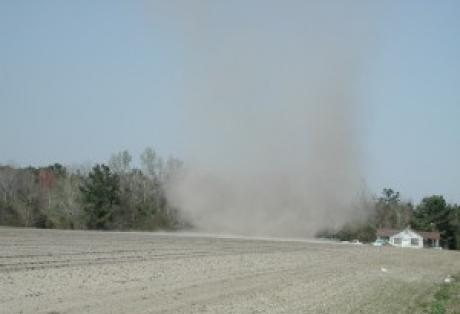 Ανεμοστρόβιλος έπληξε τη Λευκάδα