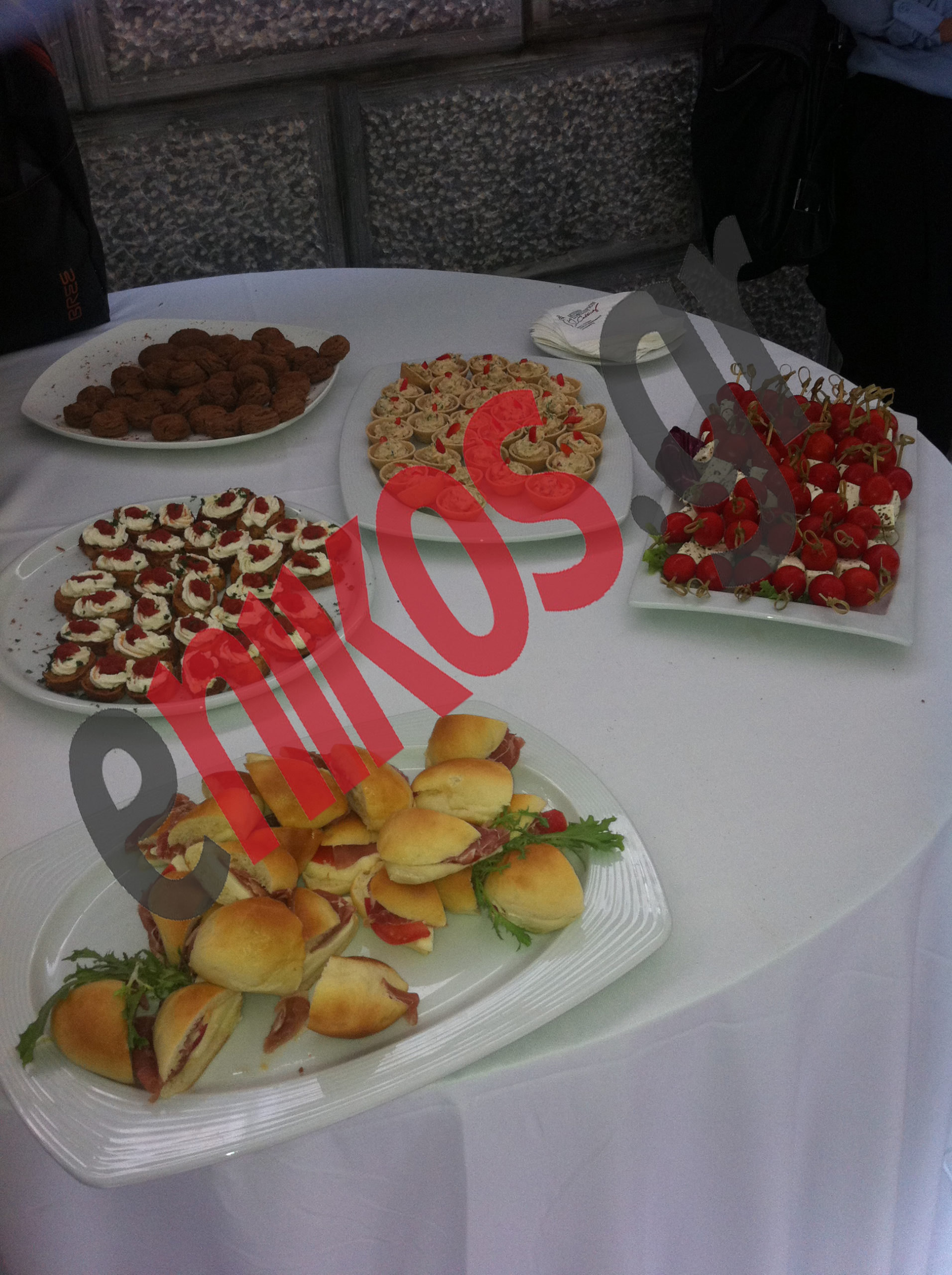 Ο μπουφές των δημοσιογράφων στο Μαξίμου