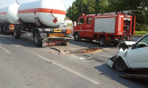 Συγκρούστηκε βυτιοφόρο με ΙΧ