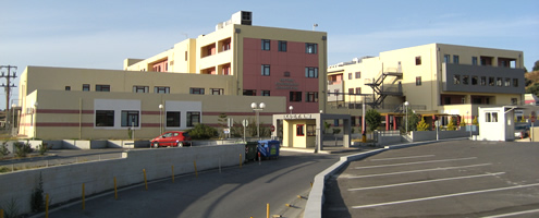 Τώρα – Κατάληψη στο ΙΚΑ από οικοδόμους