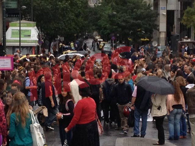 Τώρα-Οι μαθητές στη Φιλελλήνων