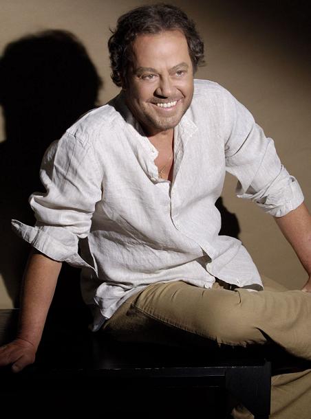 Live-Ακούστε τον Γιάννη Πάριο στον Νίκο Χατζηνικολάου