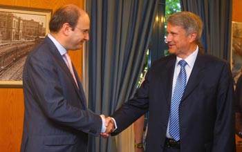 Στον Χατζηδάκη ο Ράιχενμπαχ