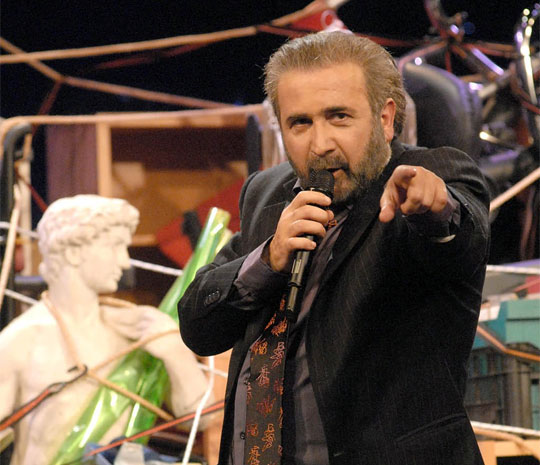 Ψεύτικος ο λογαριασμός του Λάκη Λαζόπουλου στο twitter