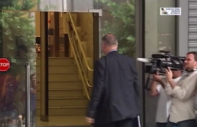 Τώρα – Ξεκίνησε η συνάντηση Βρούτση – τρόικας