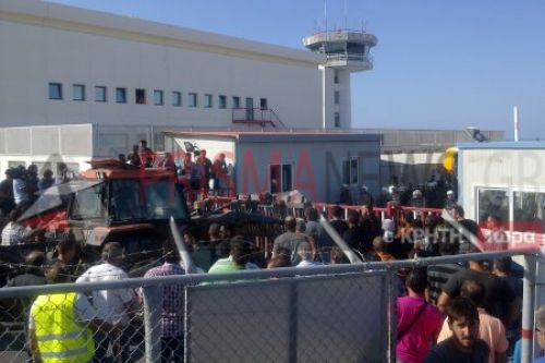 Αποχώρησαν από το αεροδρόμιο οι αγρότες