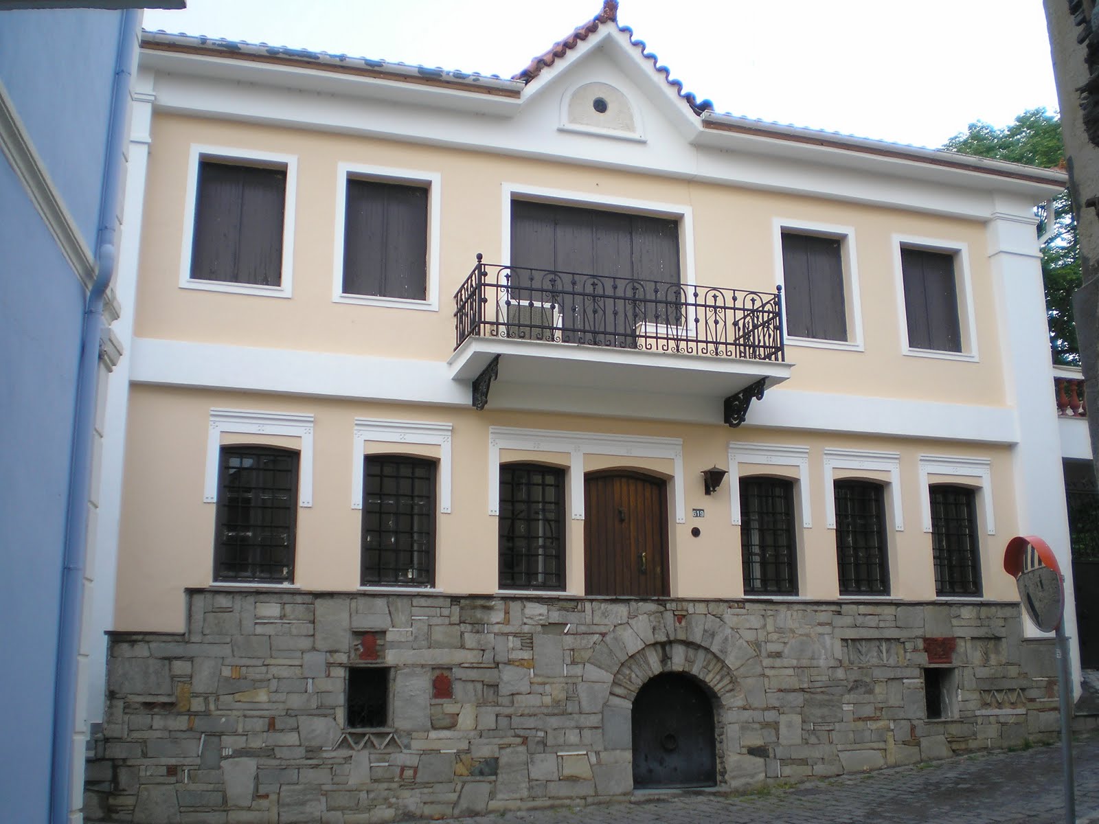 Πήγε στο σπίτι του Καραμανλή