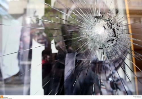 Έσπασαν γραφεία του ΚΚΕ