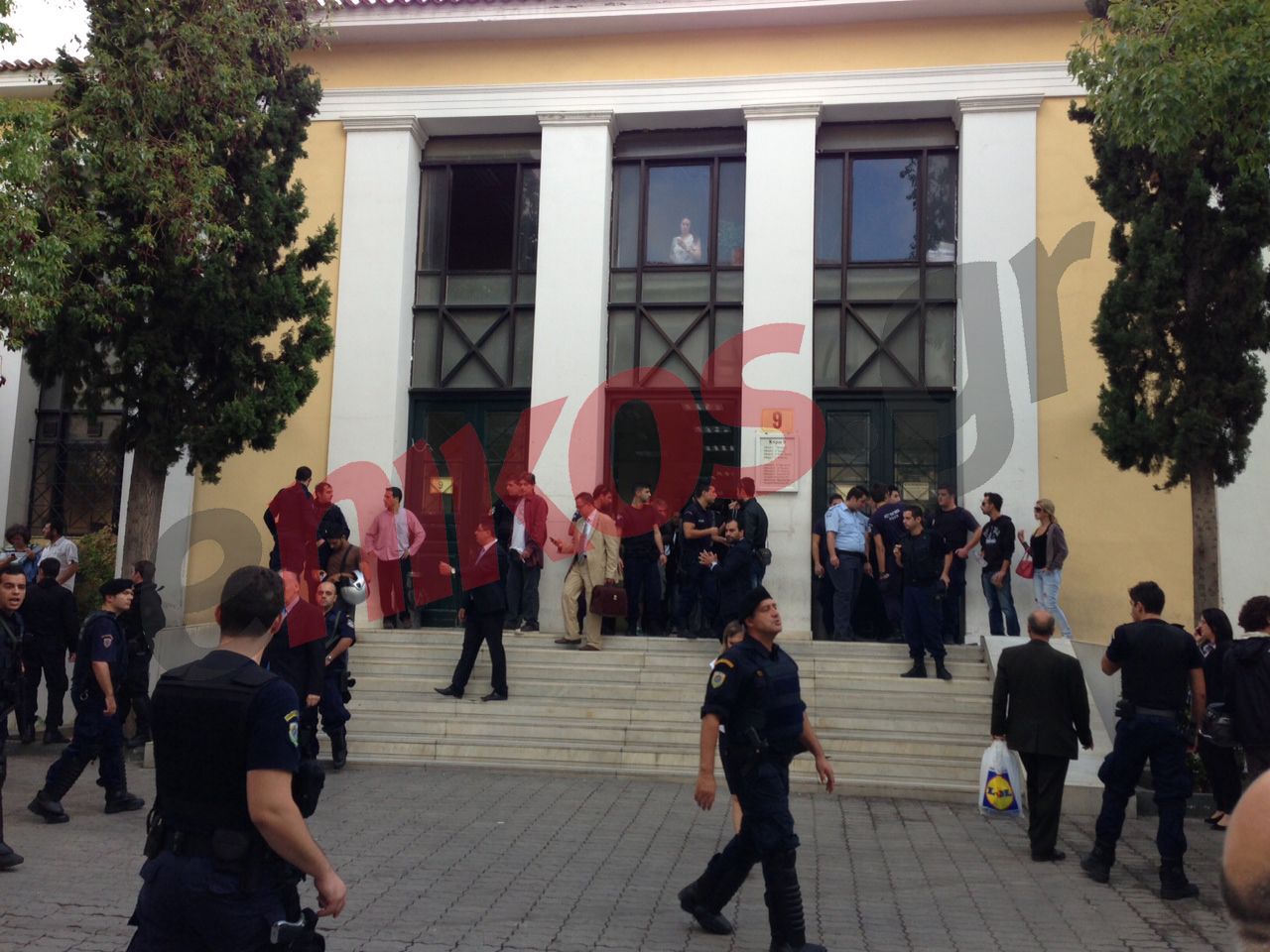 Πως πέρασε το όπλο στα δικαστήρια;