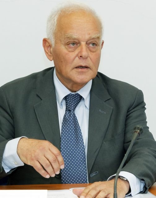 Ζητά τη λίστα των επίορκων