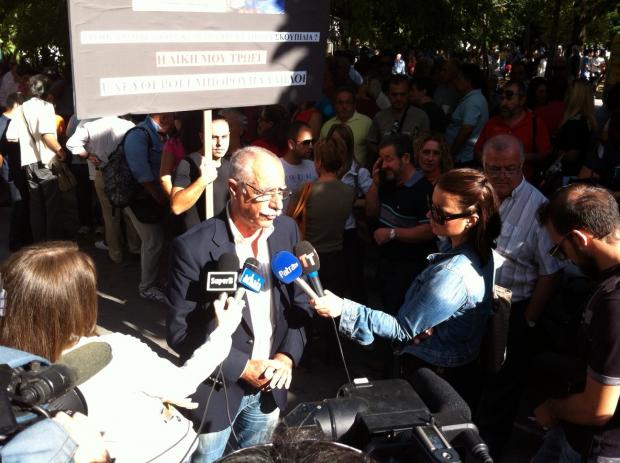 Τώρα-Υβριστικά συνθήματα κατά του δημάρχου Πάτρας