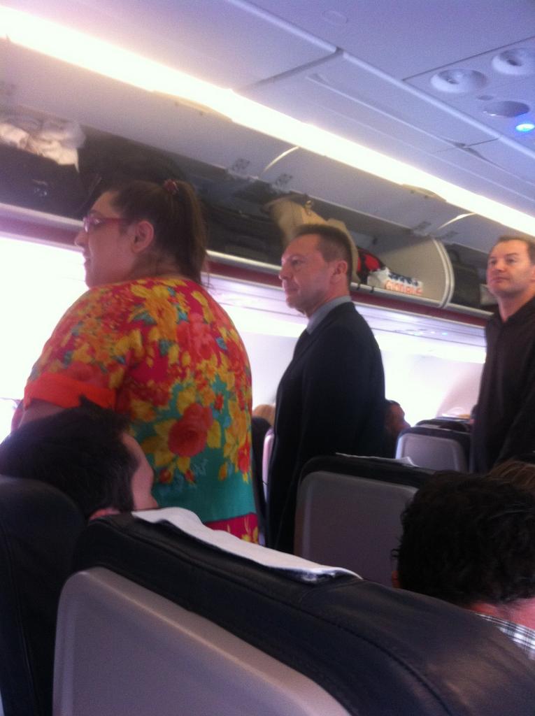 ΦΩΤΟ-Στην οικονομική θέση ο Στουρνάρας