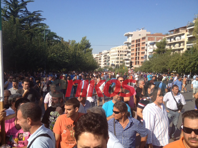 Τώρα-Εκατοντάδες συμπαραστάτες στην Ευελπίδων