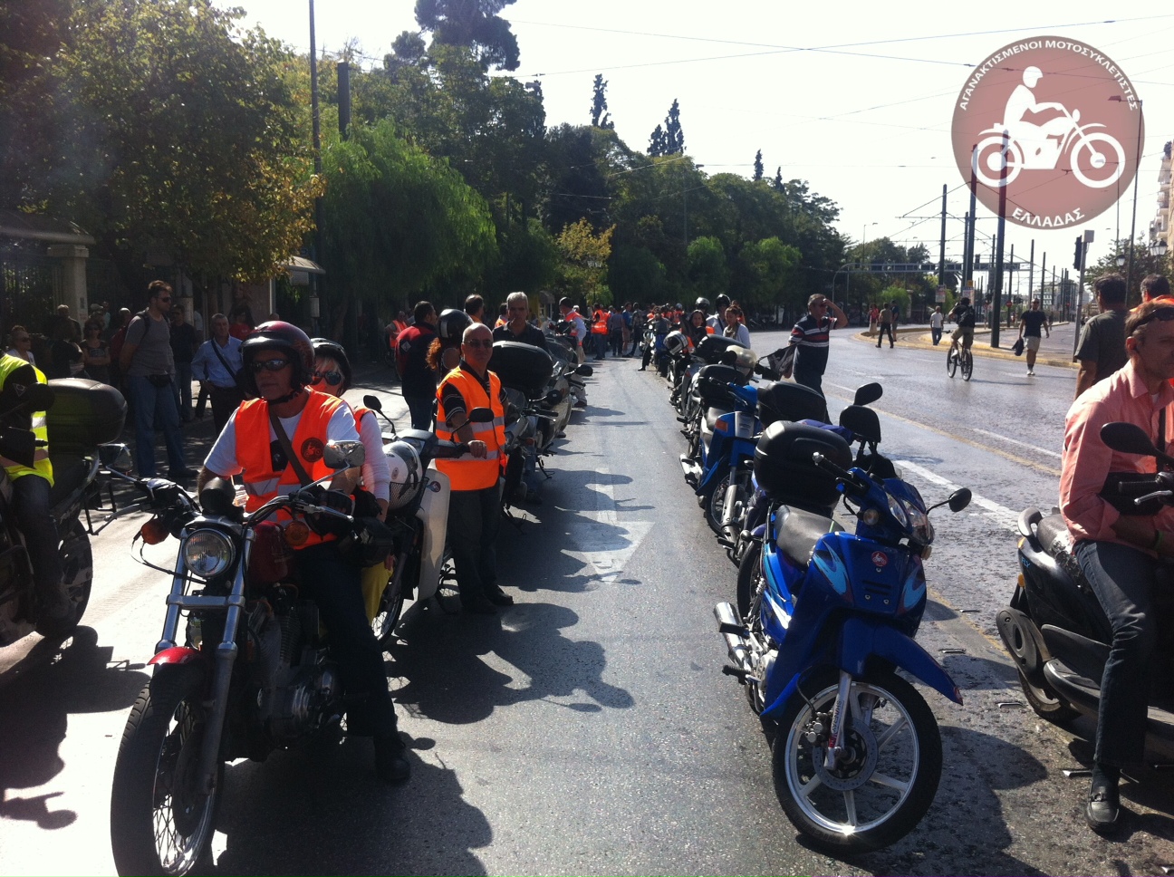Τώρα – Στο Σύνταγμα και οι Αγανακτισμένοι Μοτοσικλετιστές Ελλάδας