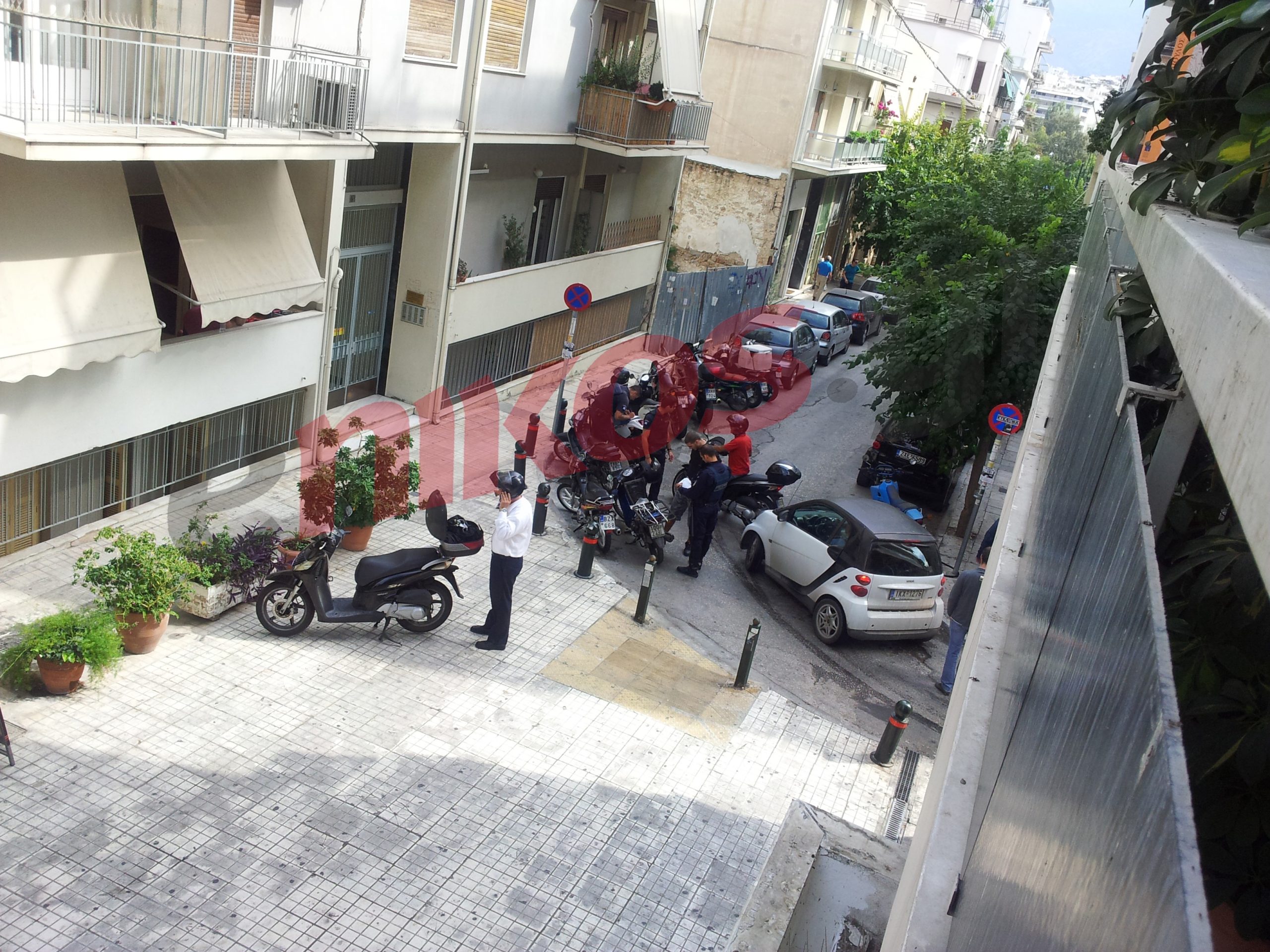 Κάνουν έλεγχο στα μηχανάκια