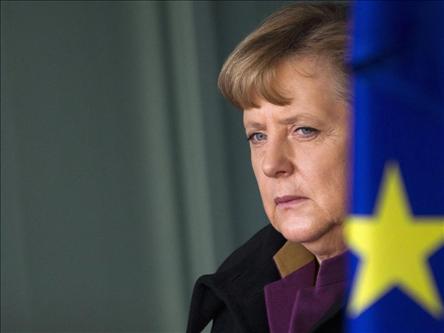 Merkel: Να βοηθήσουμε την Ελλάδα