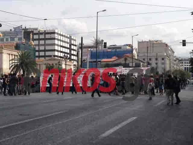 Τώρα-Κλειστή η Πανεπιστημίου από πορεία φοιτητών