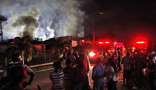 Τεράστια πυρκαγιά στο Κουίνς