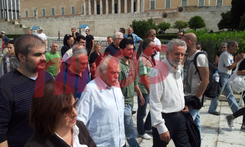 Τώρα-Ο Γλέζος στο Σύνταγμα