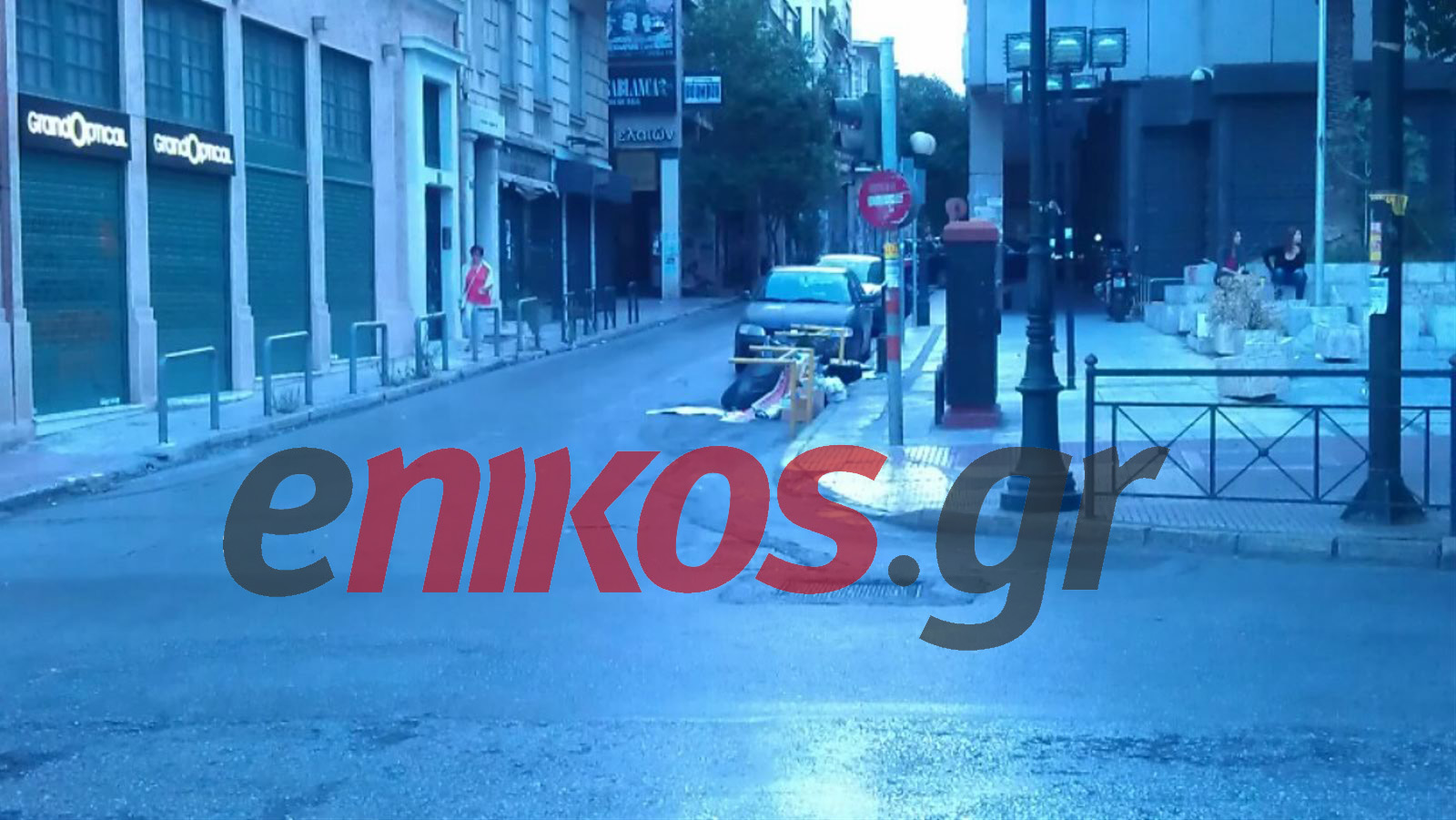 Εξαφάνισαν και τους κάδους…