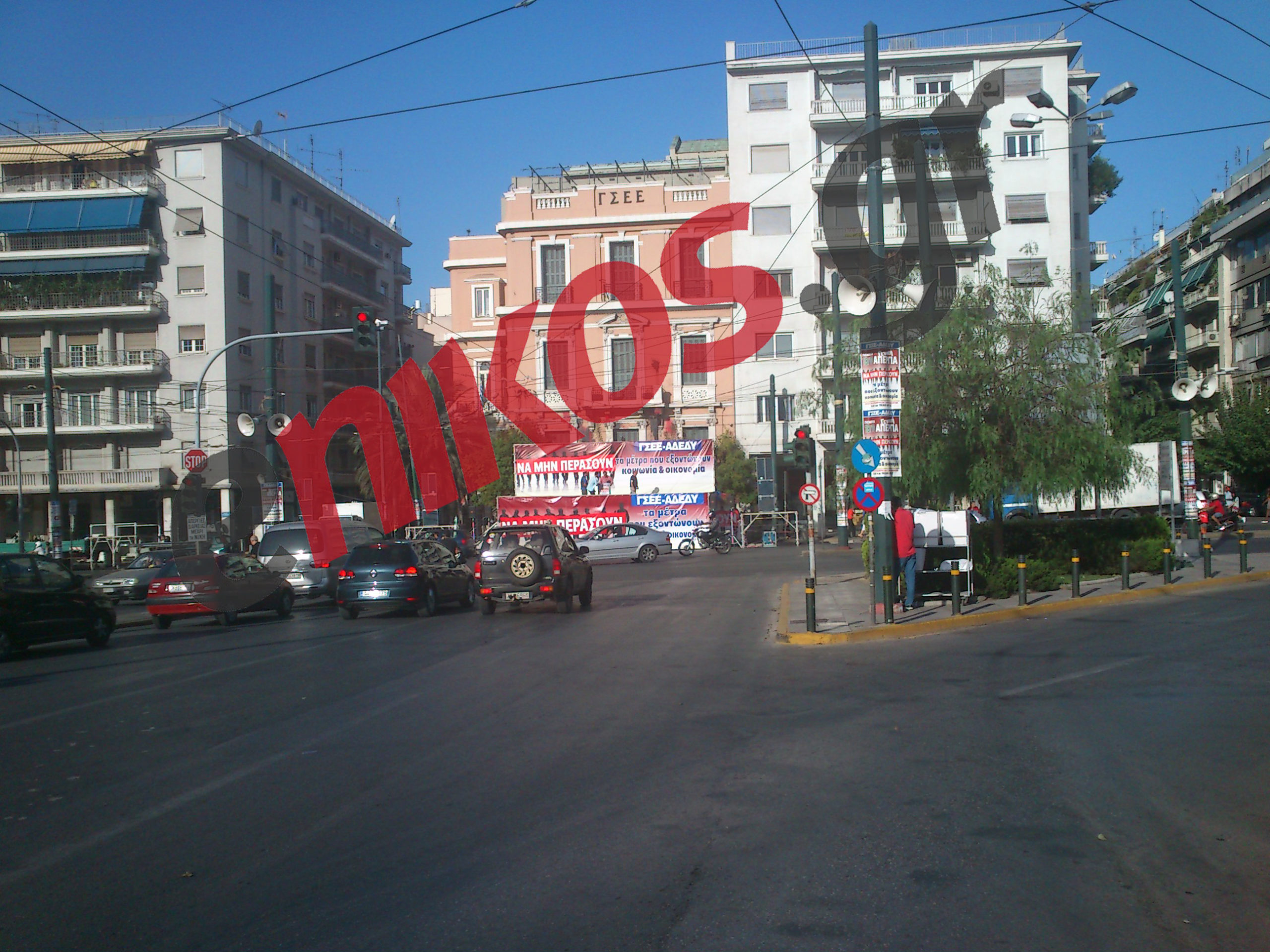 Τώρα – ΦΩΤΟ: Συγκεντρώνονται στην Πατησίων