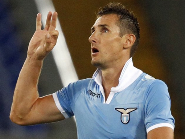 Ο Κλόζε έμεινε στη Ρώμη