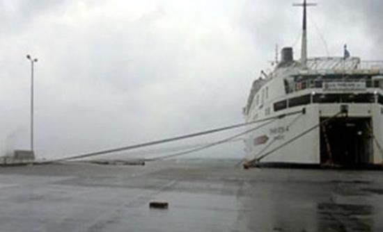 Πρόσκρουση πλοίου στην Τήνο