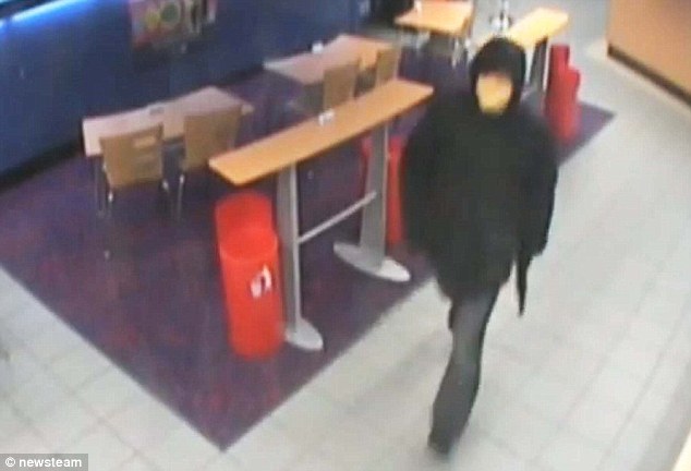 Δύο ληστείες σε Παγκράτι, Βάρη