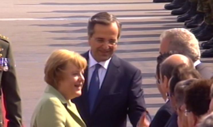 Κι όμως χαμογελάει…