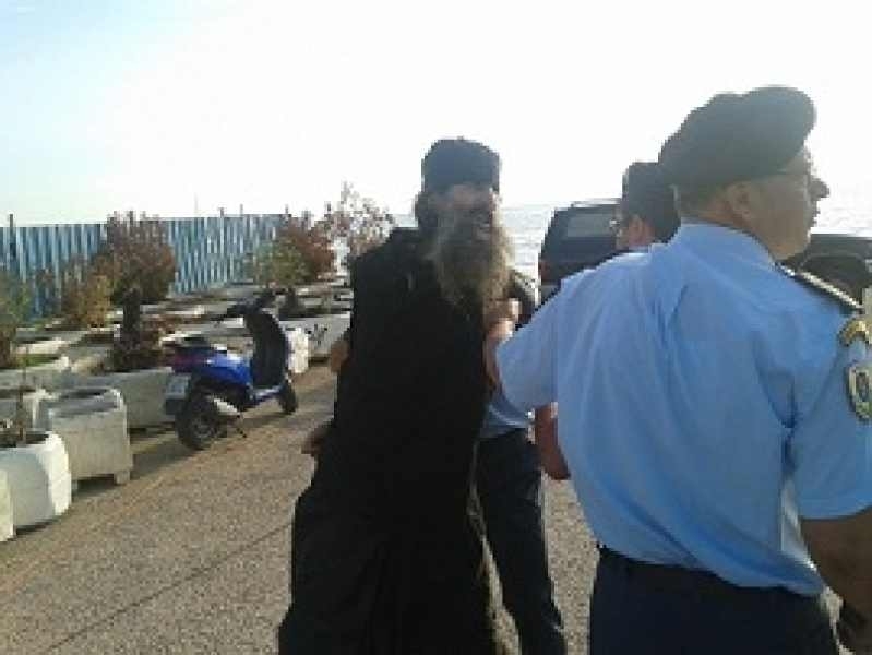 Αφέθηκαν ελεύθεροι οι μοναχοί