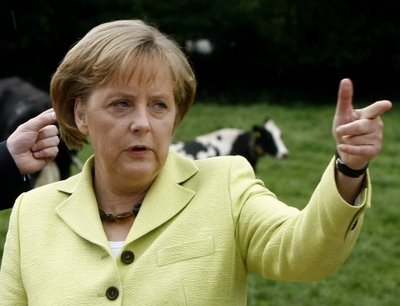 “Η Merkel στο στόμα του λύκου”