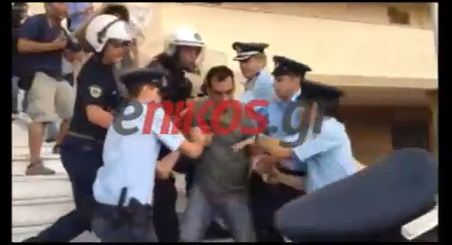 Τώρα – Βίντεο: Προσαγωγές στο Πεντάγωνο