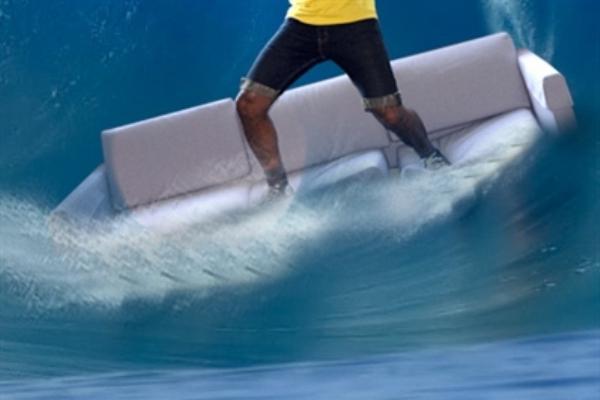 Απολαύστε το “Couch Surfing”