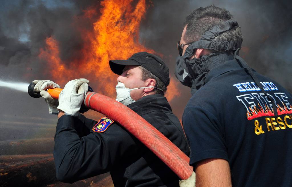 Υπό έλεγχο η φωτιά στα Σπάτα