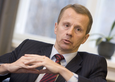 Μας την… “λέει” και ο Εσθονός