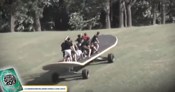 Το μεγαλύτερο skateboard του κόσμου!