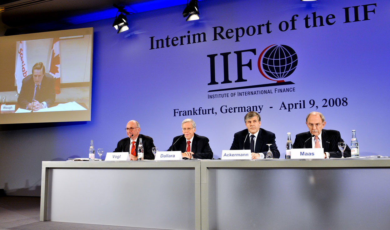 IIF: Η Ελλάδα κινδυνεύει