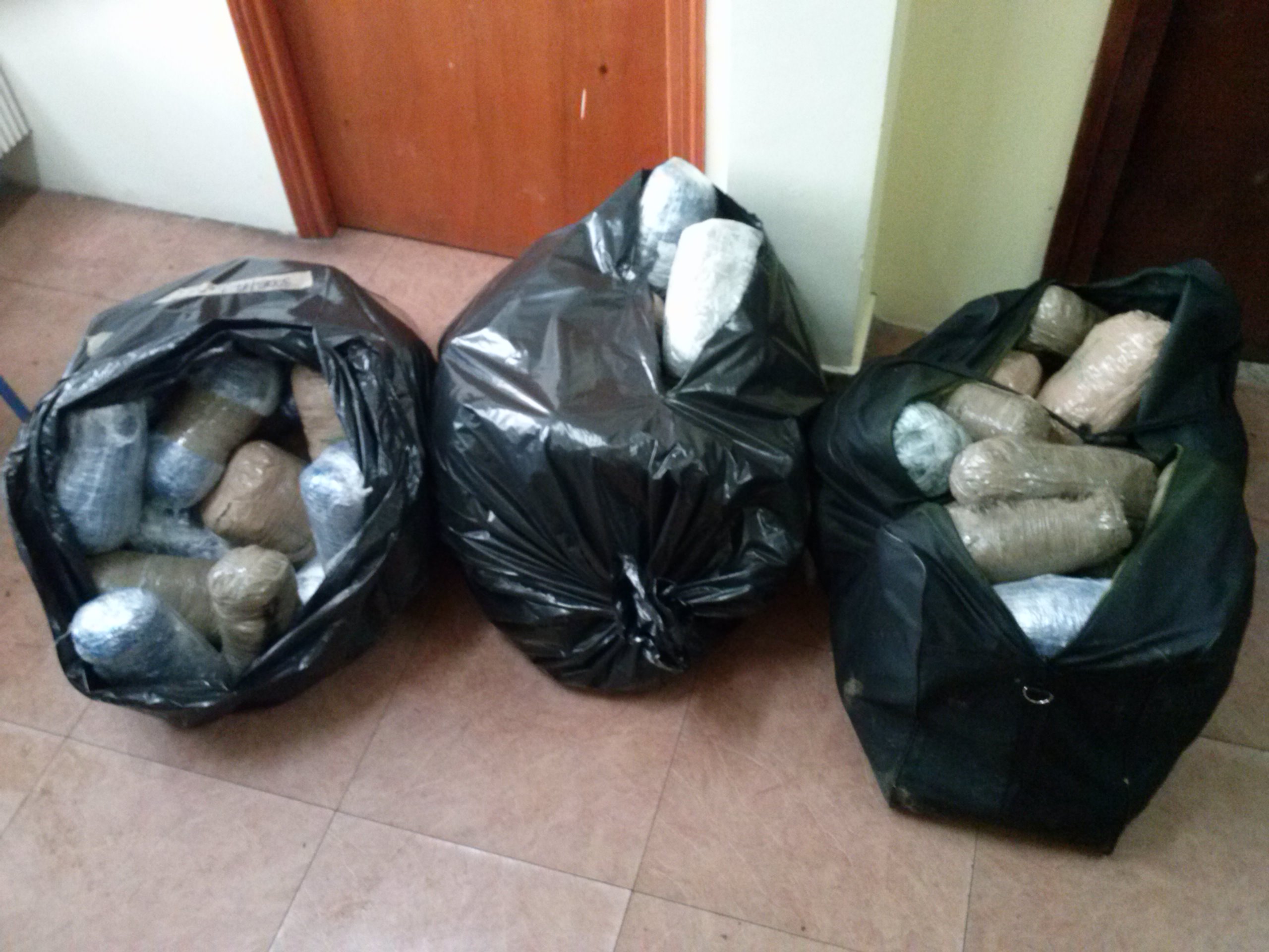 Αυτοκίνητο γεμάτο χασίς