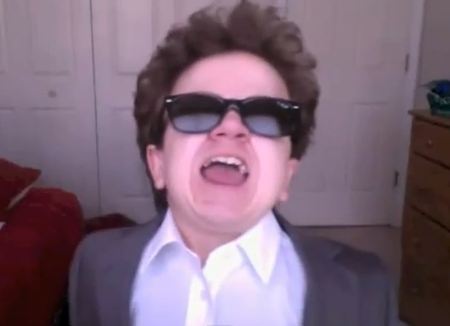 Ο μικρός που προκαλεί πανικό!