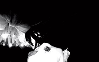 Το κορίτσι με το τατουάζ