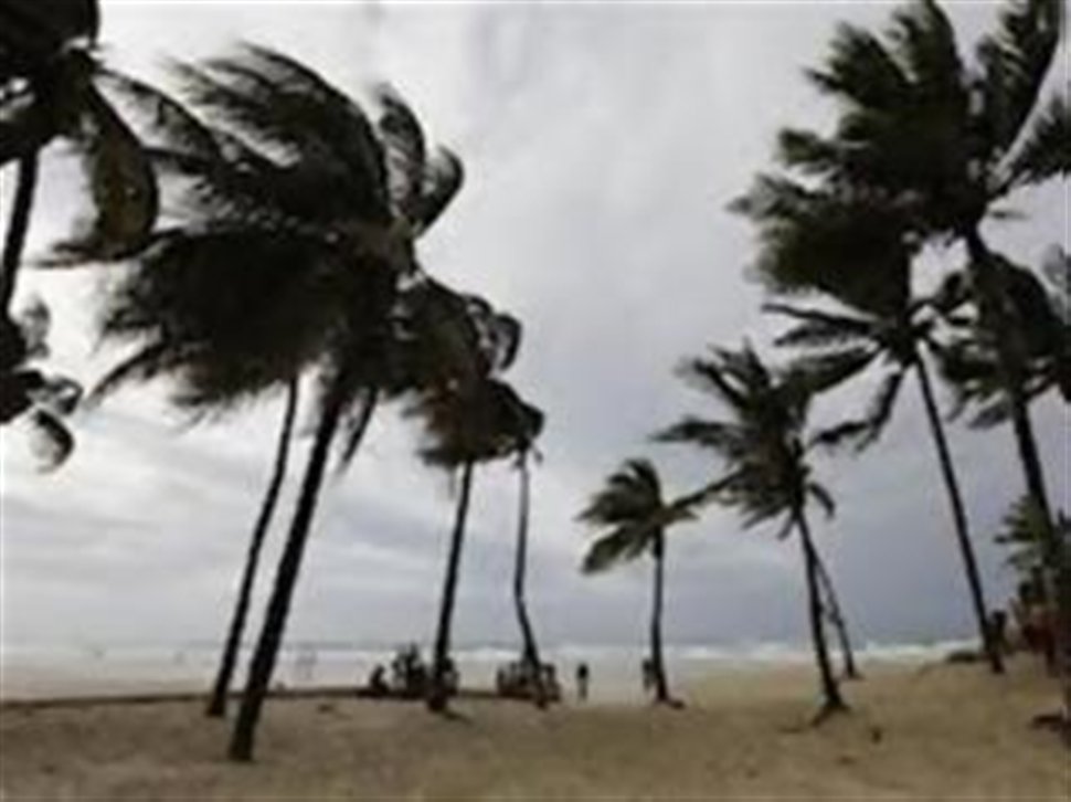 Τυφώνας “κυκλώνει” την Καραϊβική