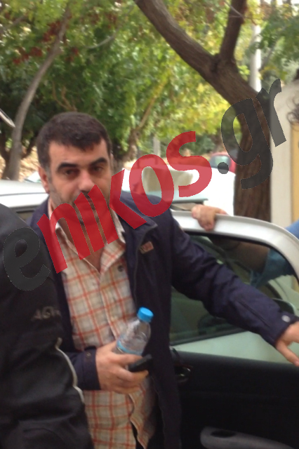 Τώρα – Έφτασε στην Ευελπίδων ο Βαξεβάνης