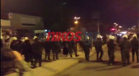 Τώρα-Βίντεο:Παραμένουν έξω από το Χυτήριο