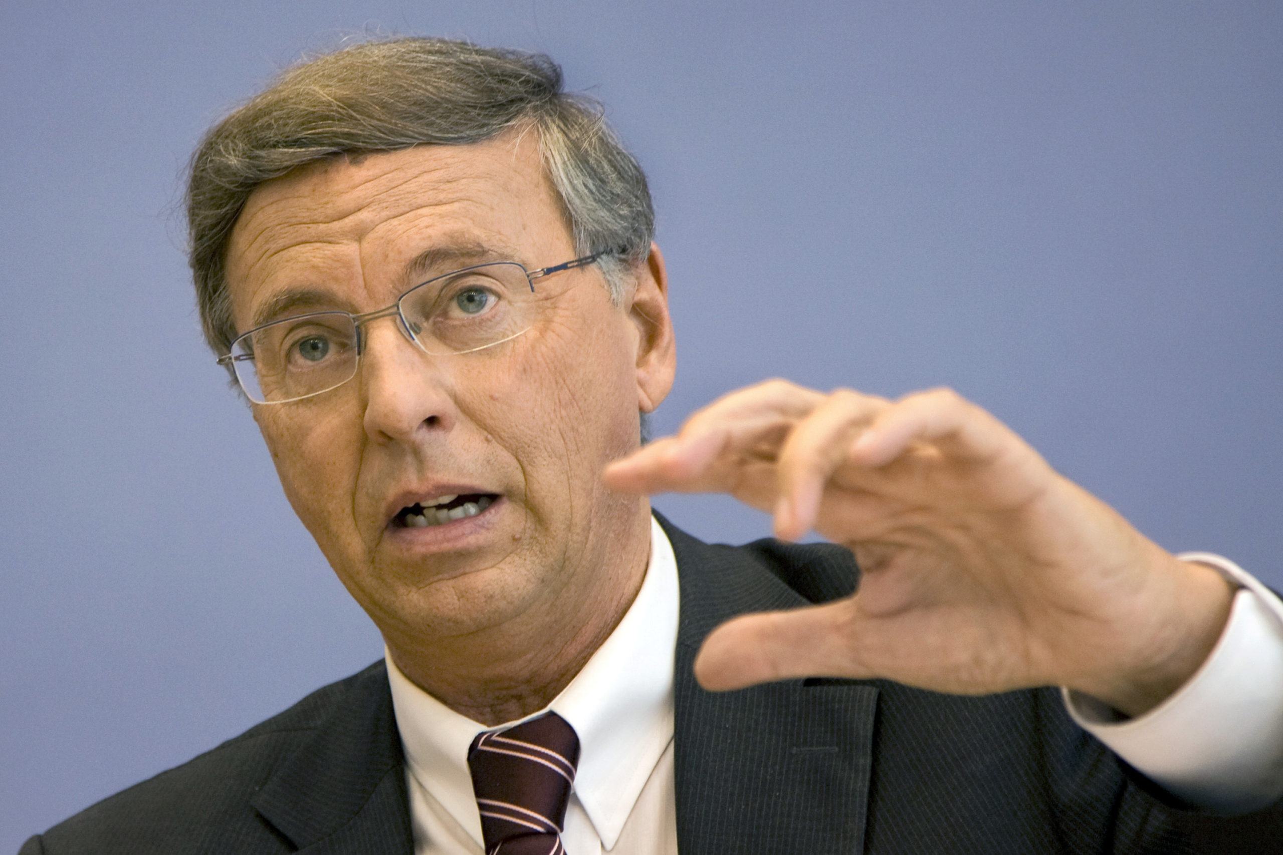 “Η Merkel στηρίζει την Ελλάδα”