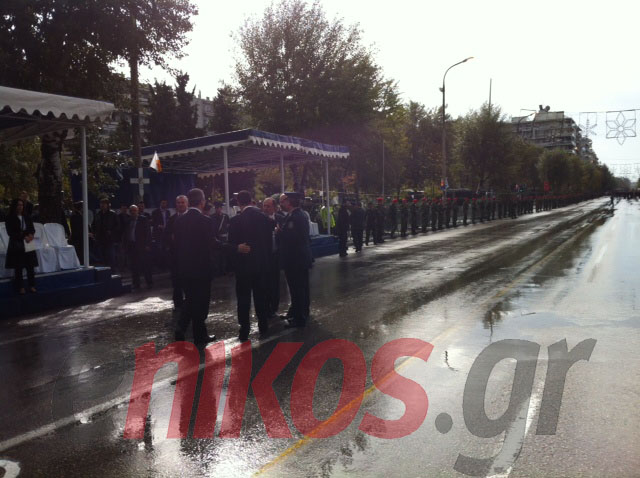 Κοκκινοσκούφηδες σε ρόλο αστυνομικών στην παρέλαση