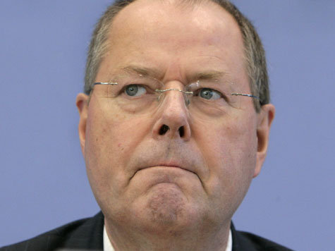 Ο αντίπαλος της Merkel “ανεβαίνει”