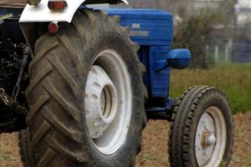 Τον καταπλάκωσε τρακτέρ