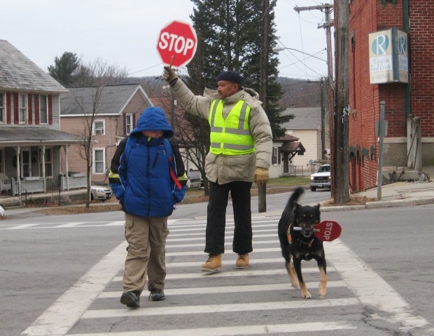 Ζητούν σχολικούς τροχονόμους
