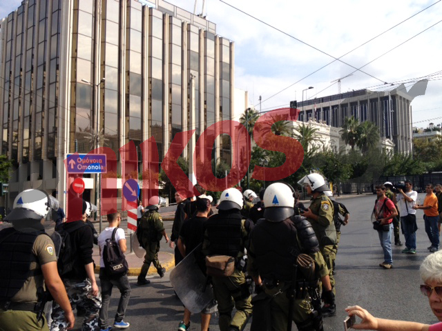 Τώρα-ΦΩΤΟ.Προσαγωγές στο Σύνταγμα