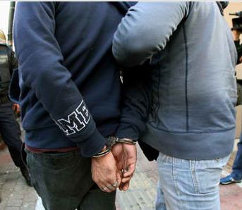 Την έσπασε στο ξύλο για 55€!